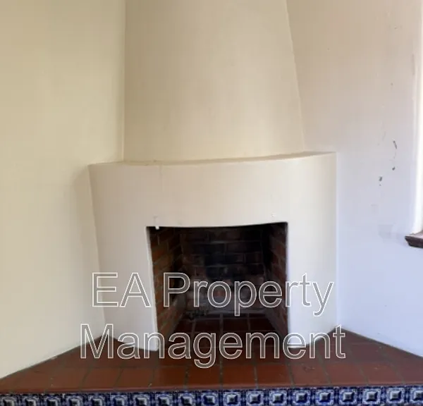 414 Pine St SE #2 — Photo 1