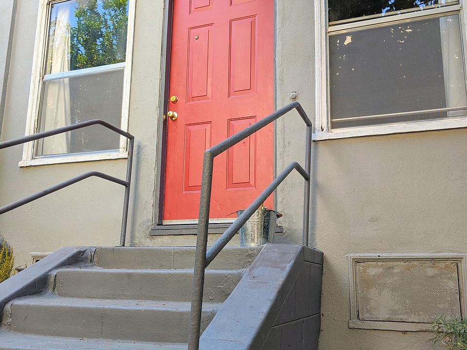 1st image of 238 Columbia Pl