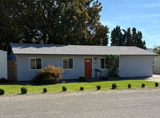 712 Sunrise Dr, Omak, WA 98841