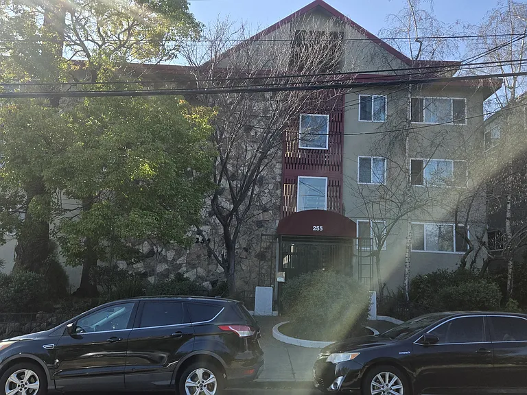 255 MacArthur Boulevard — Photo 19