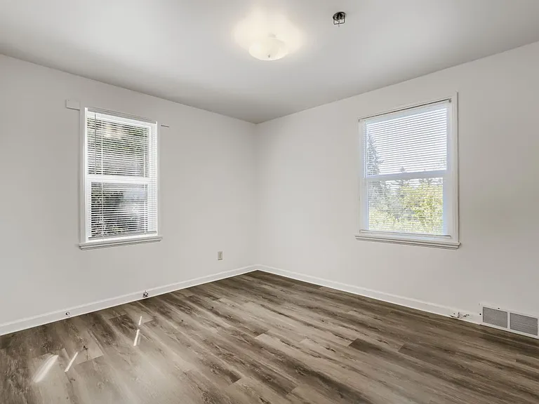 7311 40th Ave SW — Photo 11