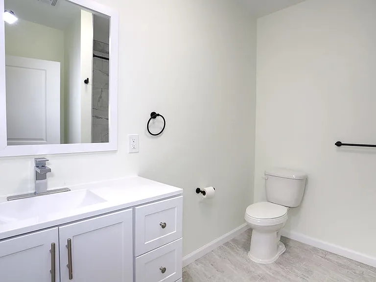 143 Zabriskie St #2D — Photo 12