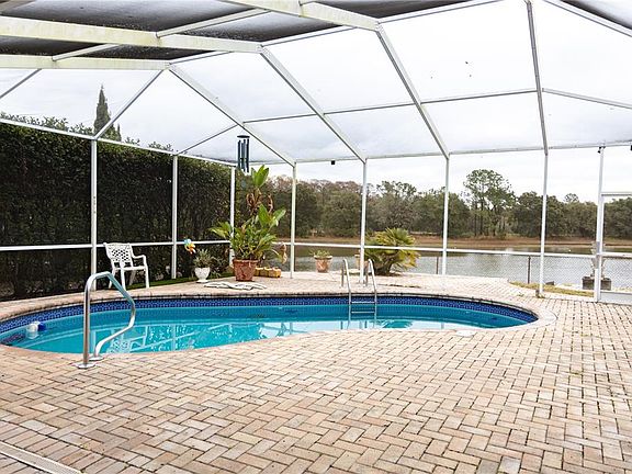 5th image of 4914 Yellowstone Dr