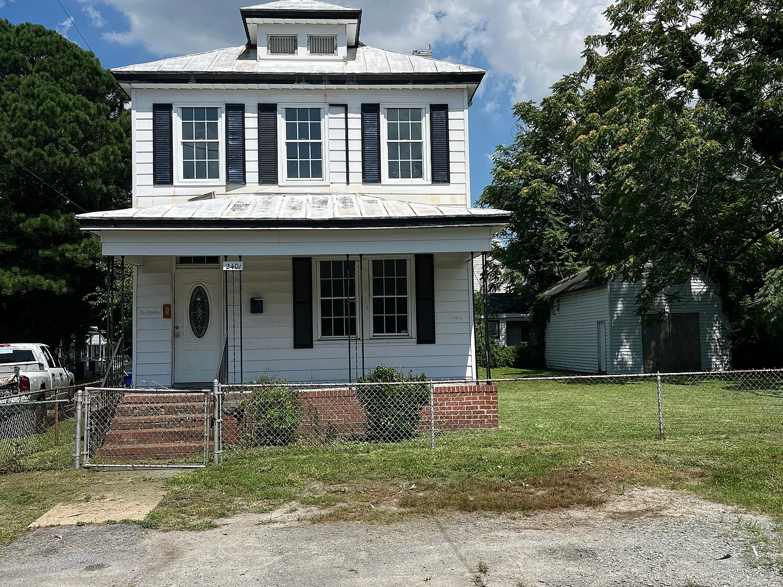 1 bed, 1.5 bath, 200 sqft, $795 — Photo 1