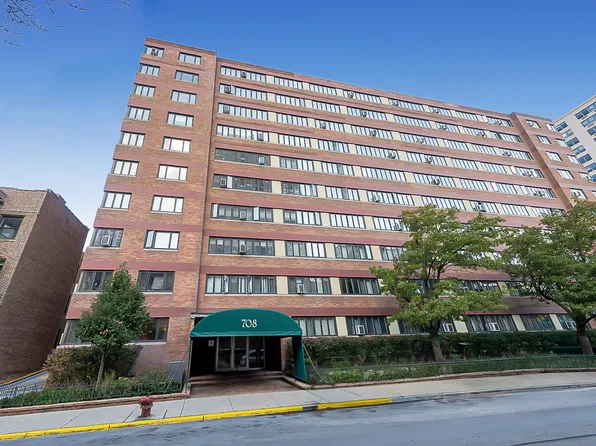 708 W Bittersweet Pl APT 401, Chicago, IL 60613