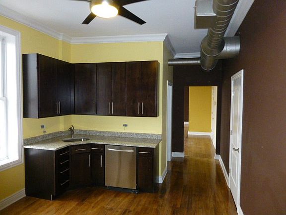 4th image of 1058 N Rockwell St APT 3F