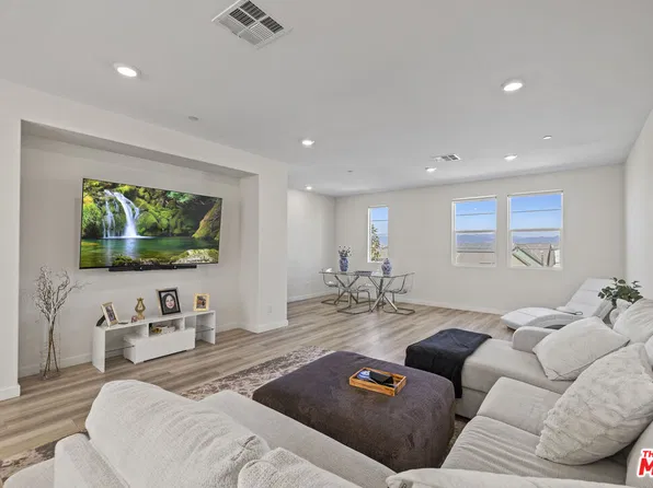 27109 Valley Oak Pl, Valencia, CA 91381