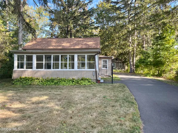 2239 Rosendale Road, Niskayuna, NY 12309