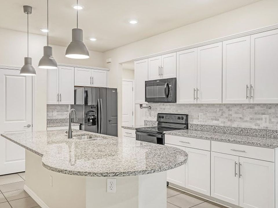 1st image of 2825 Troubadour St