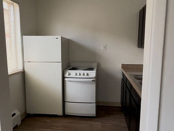 3rd image of 1257 N Logan St #106