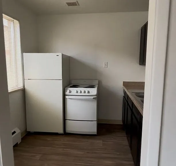 1257 N Logan St — Photo 12