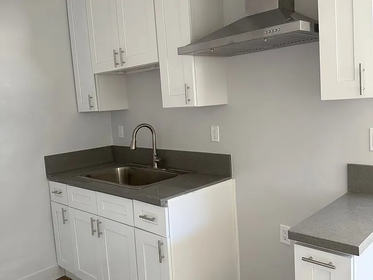 8029 S Hoover St — Photo 7