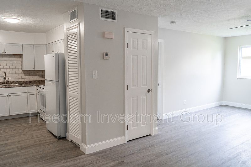 1st image of 5401 Scenicwood Rd #18