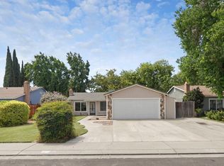 233 S Roxie Dr, Ripon, CA 95366