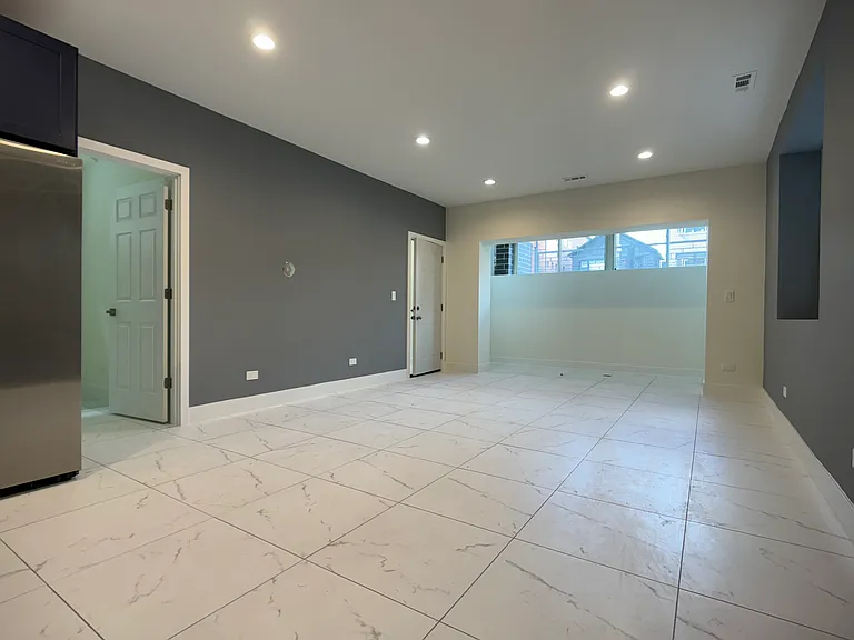 3501 S Union Ave #B — Photo 4