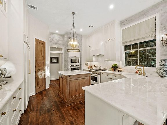 4th image of 2207 Longmire Rd