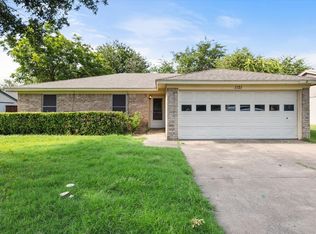 1121 Andrew St, Crowley, TX 76036