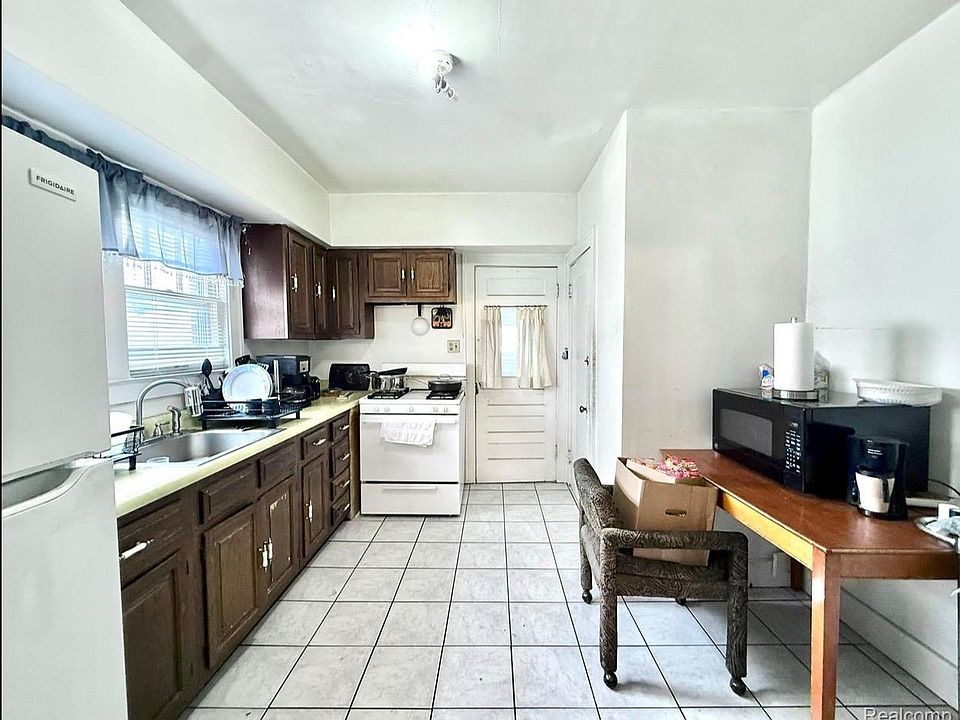 4553 Curtis St, photo 11