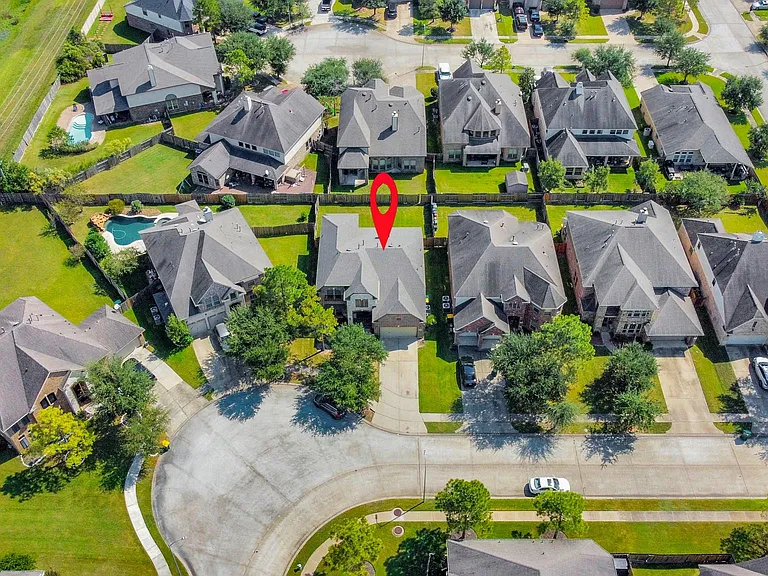 9427 Sapphire Bay Ln — Photo 2
