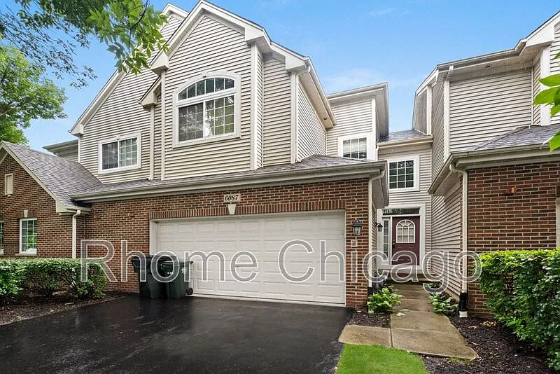 2 bed, 2.5 bath, $2,050 — Photo 1