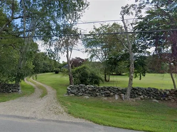 96 Willow Ave, Little Compton, RI 02837