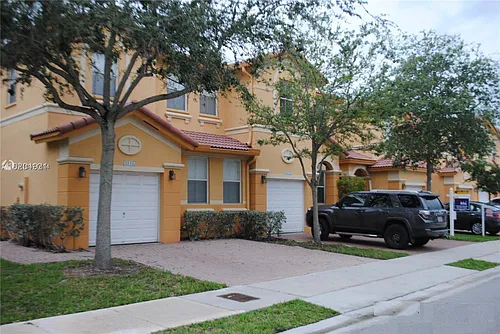 8128 NW 108th Ct Photo 1