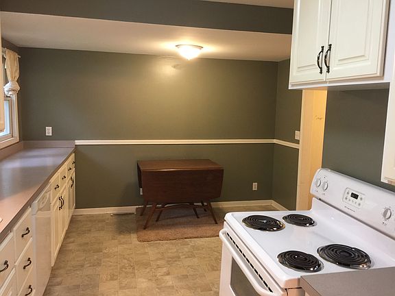 2nd image of 1082 James Ave