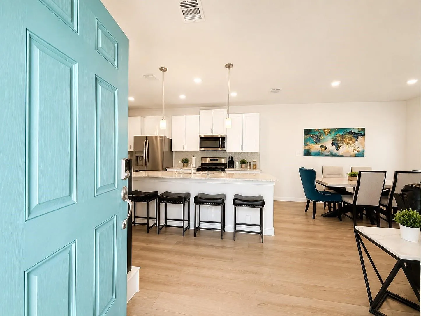 3 bed, 2.5 bath, 1749 sqft, $2,600 — Photo 3