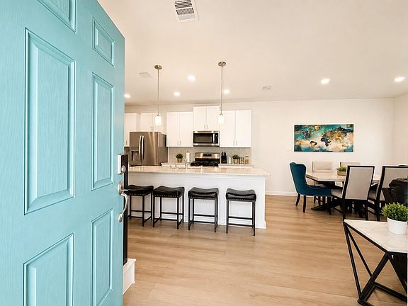 3rd image of 624 Pelican Dr