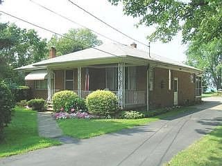2nd image of 5015 Lake Rd
