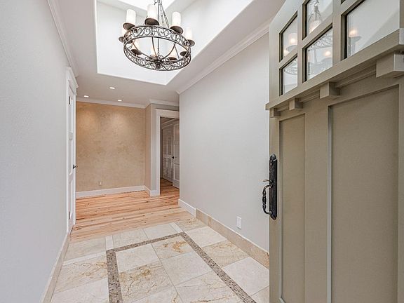 5th image of 1085 Cambridge Street