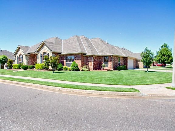 3rd image of 2908 SW 137th St