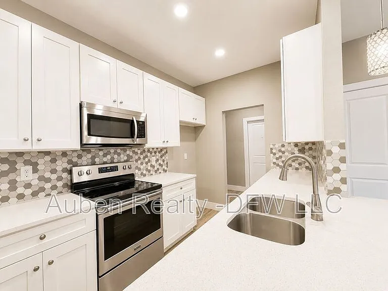 8006 Doreen Ave — Photo 8