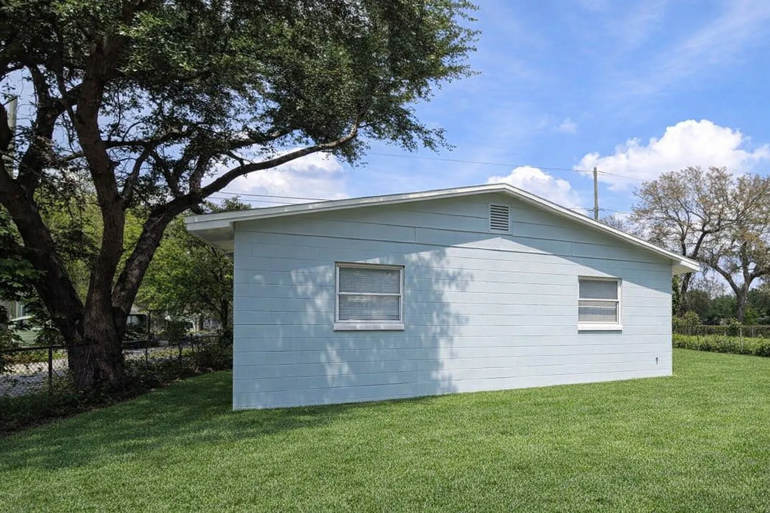 3 bed, 1050 sqft, $1,695 — Photo 2