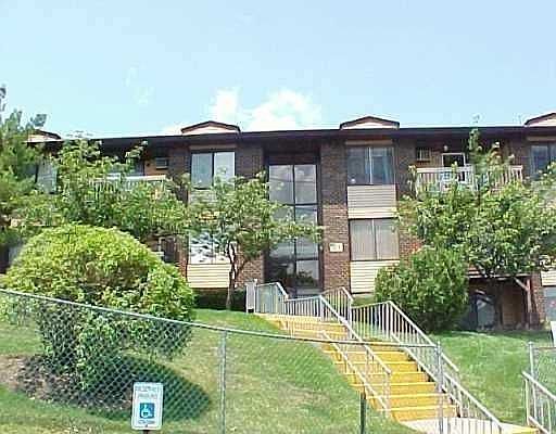 1st image of 214 Country Club Ln