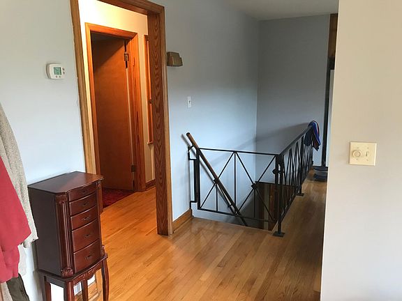 5th image of 5440 Mayfield St