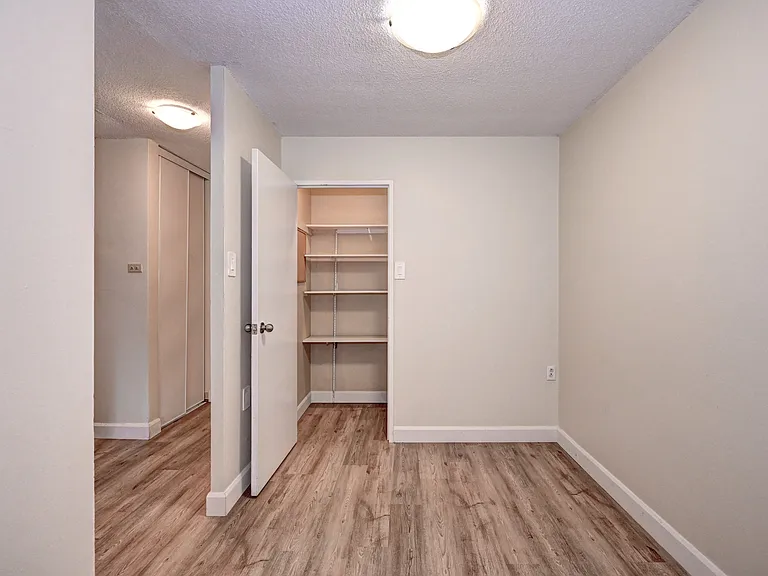 6 Willow Rd — Photo 6