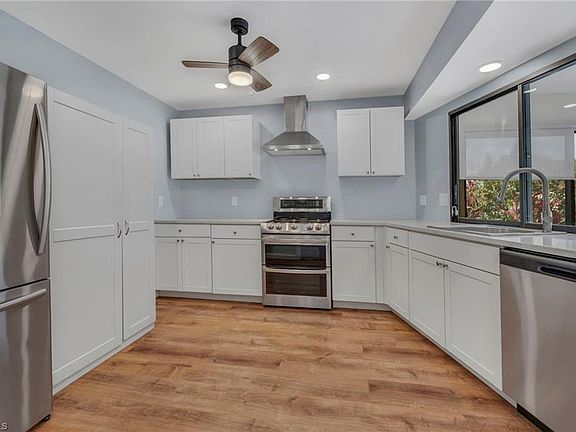 2nd image of 4779 Lakewood BLVD #H1
