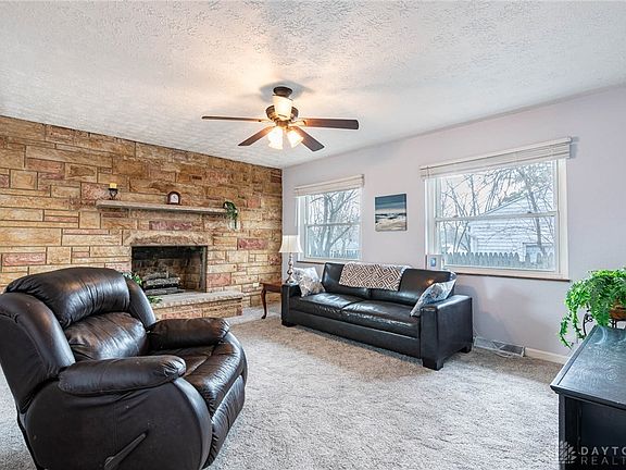 3rd image of 3017 Hobart Ave