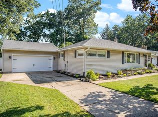329 Country Club Ter, Battle Creek, MI 49015