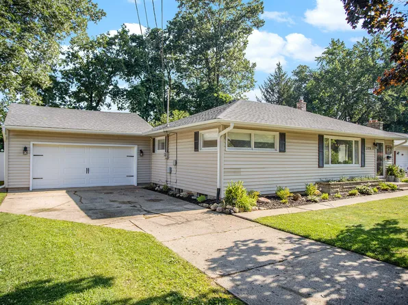 329 Country Club Ter, Battle Creek, MI 49015