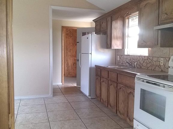 5th image of 325 1/2 W Corral Ave