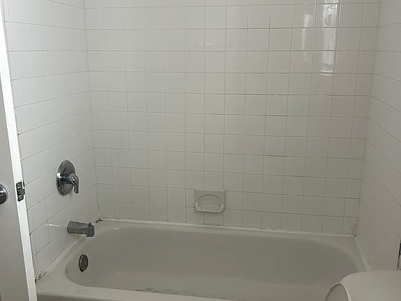 4th image of 1122 W 6th St
