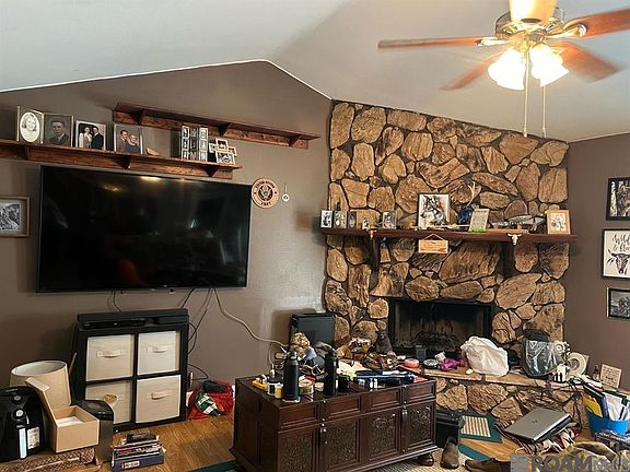 3rd image of 307 Mary Beth Ave