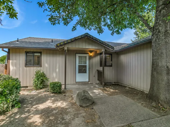 2931 Aldersgate Rd, Medford, OR 97504