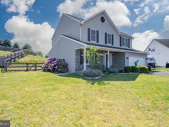 5th image of 18 Albans Ct