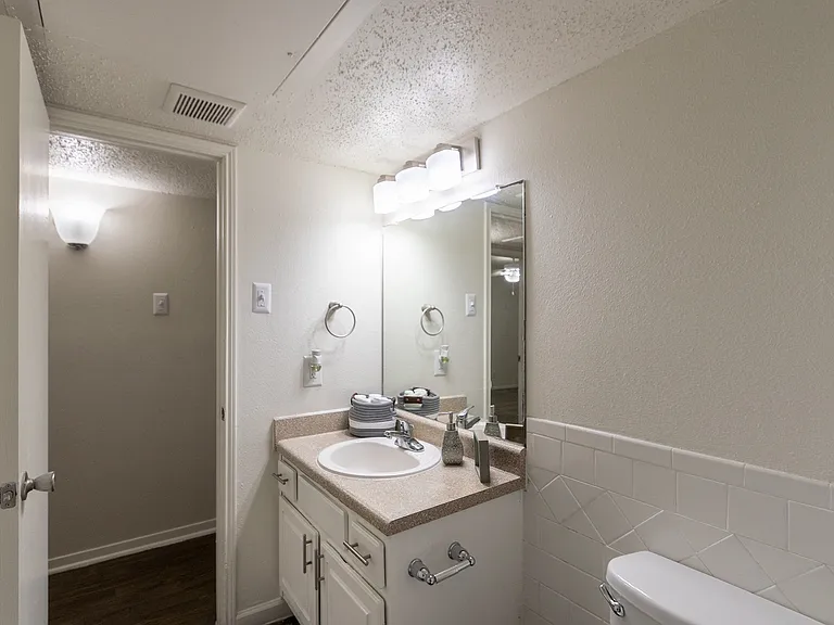 Princeton Court — Photo 37