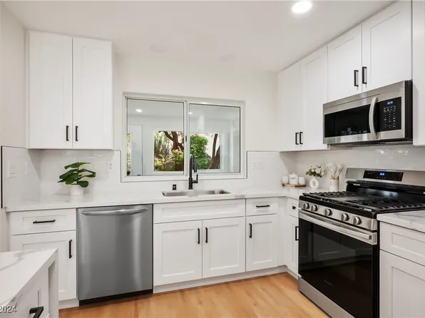 2217 Hallston St, Las Vegas, NV 89134
