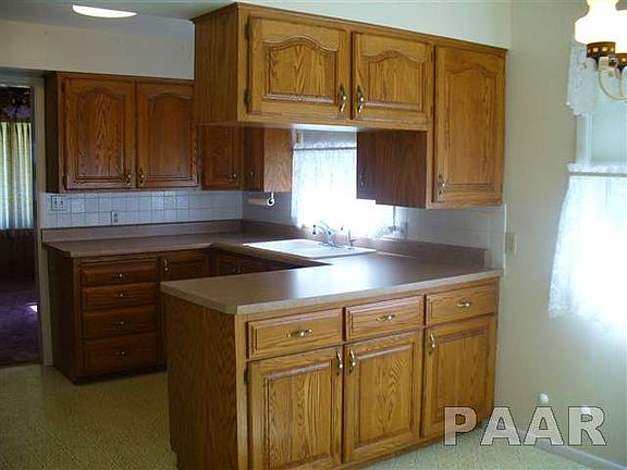 2nd image of 105 N Sanderson Ave