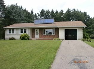 E8170 Weyauwega Rd, New London, WI 54961